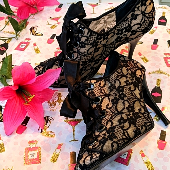 Beverly Feldman Shoes - 👑 Beverly Feldman Lace Tie Ankle Shoes 👑